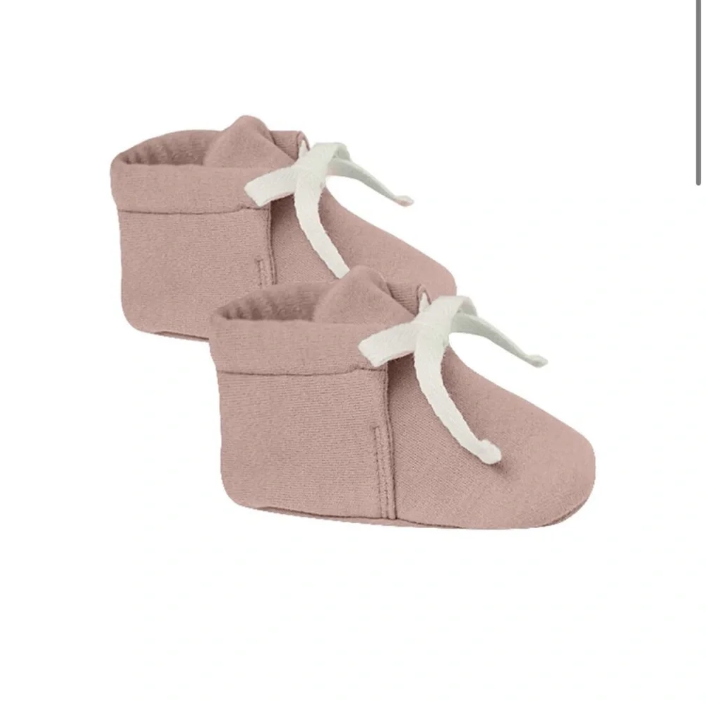 NWT Quincy Mae Mauve Baby Booties